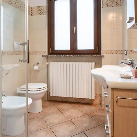 Lägenhet Bartolomeo House - Garage Privato Pietra Marazzi